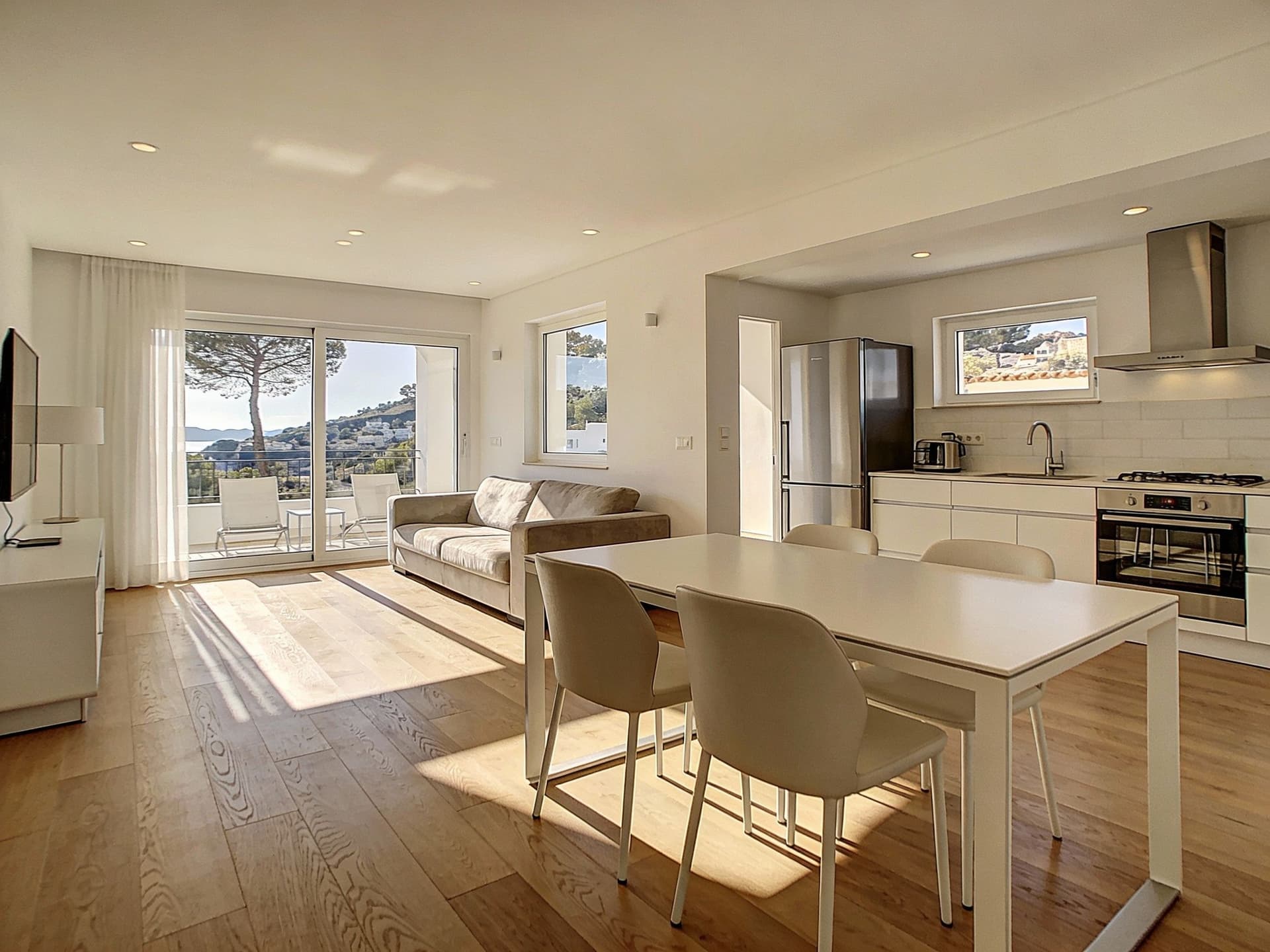 Content illustration 2 for Vision Villas: A Risk‑Aware Model from Jávea