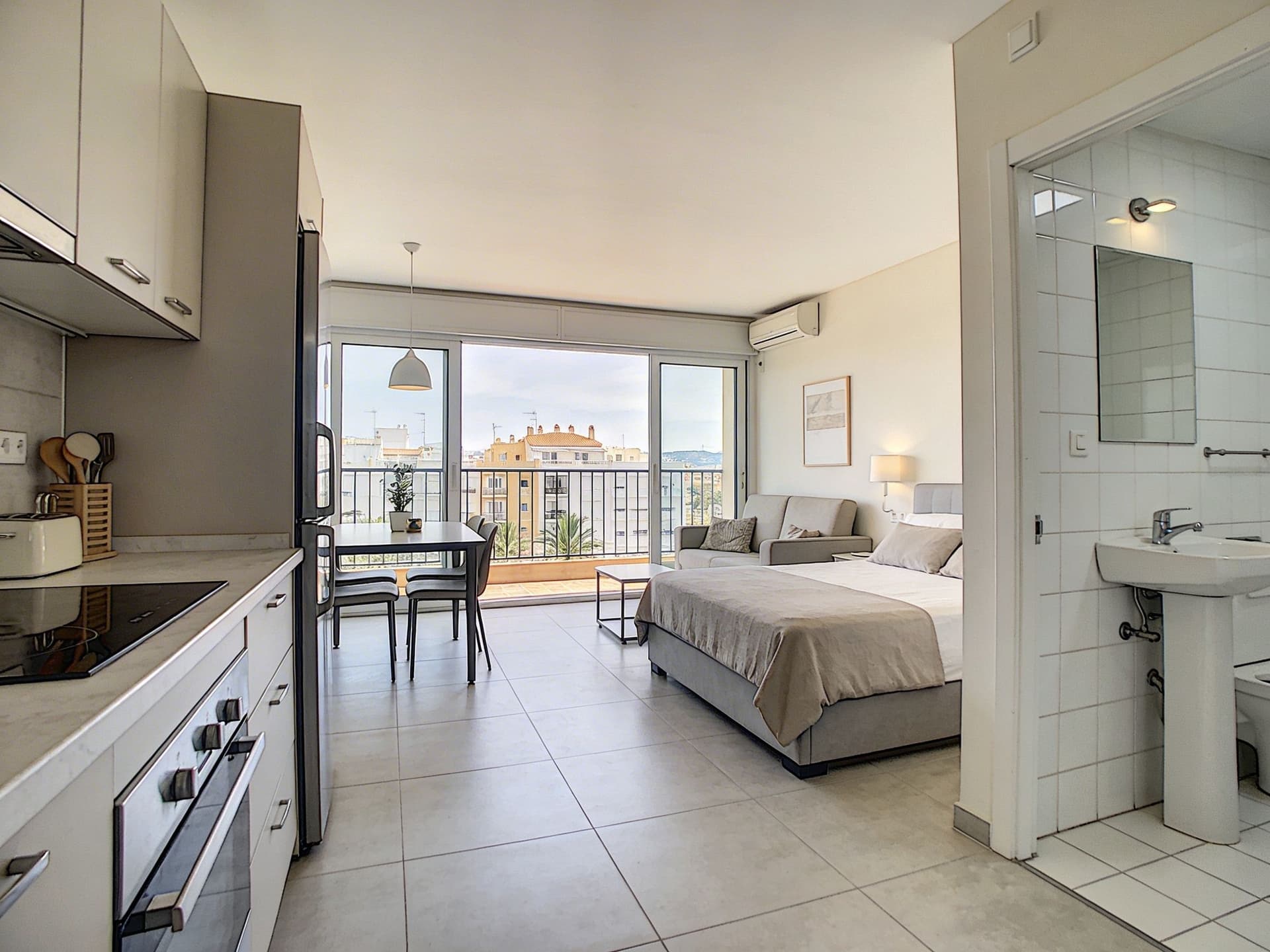 Content illustration 2 for Villa Nova Real Estate: Malaga’s Investment‑First Agency